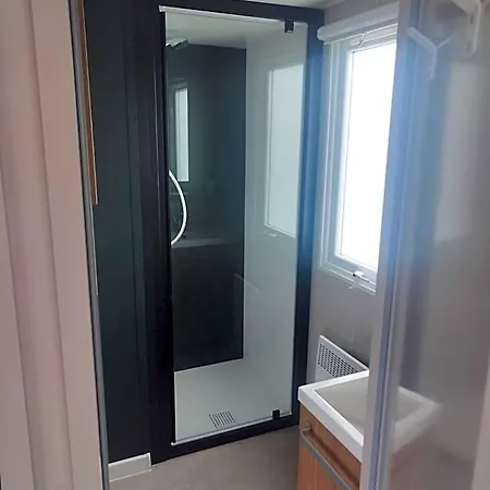 Mobil-home Bord De Отель Изиньи-сюр-Мер